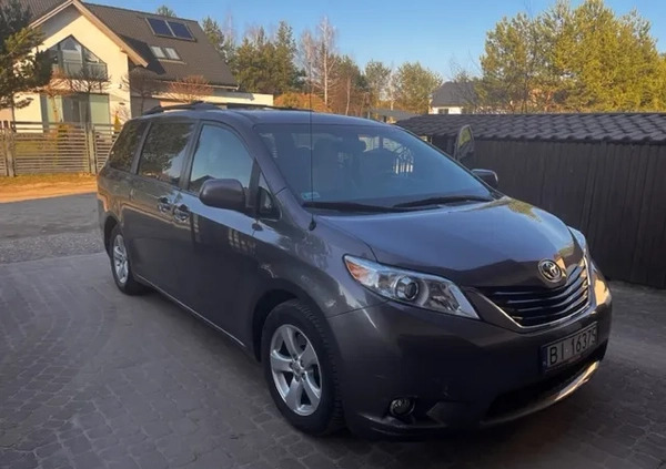 Toyota Sienna cena 77000 przebieg: 98000, rok produkcji 2013 z Białystok małe 211